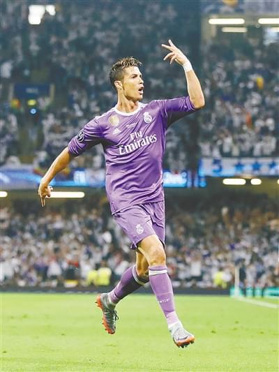 了令人侧目 了令人侧目